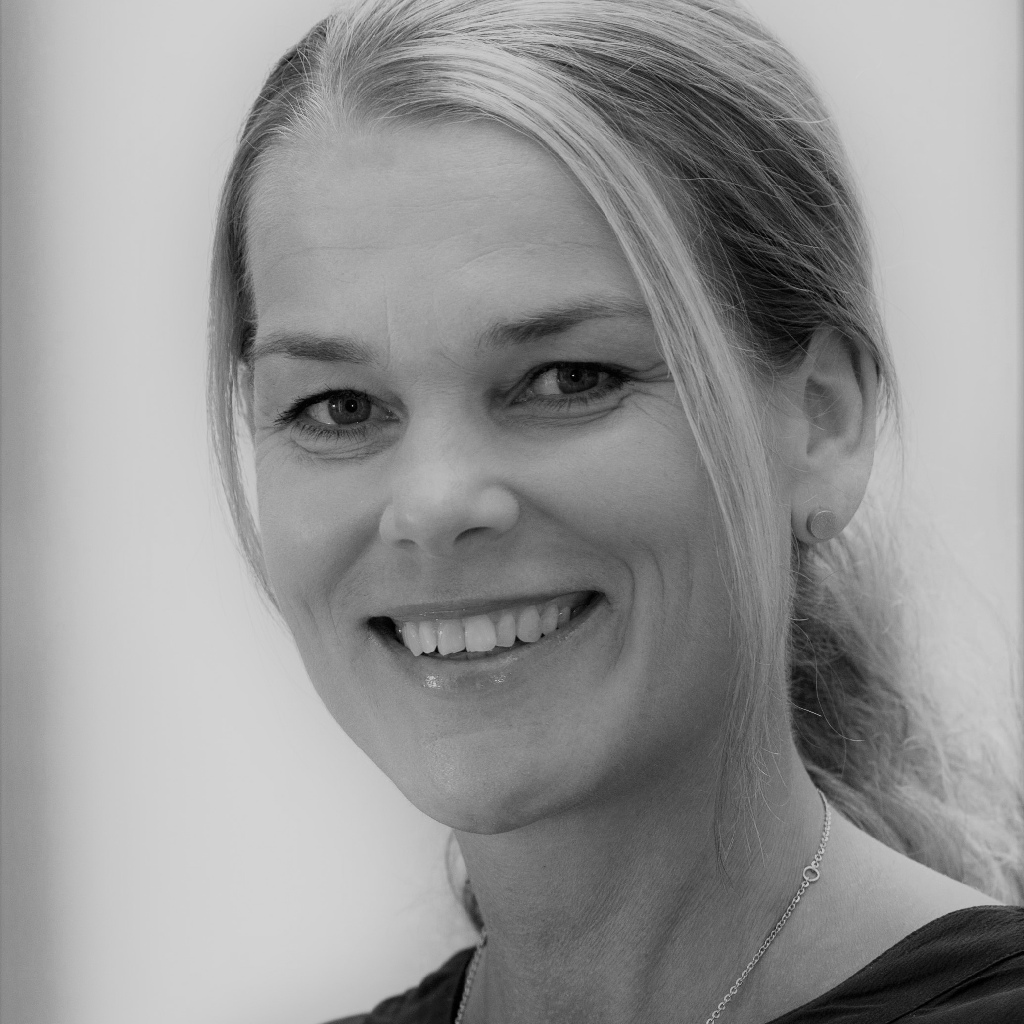Susanne Sandgren, Processledare social hållbarhet/ folkhälsa och projektledare Fullföljda studier Skaraborg, 070-369 66 58, <a title="Susanne Sandgren" href="mailto:susanne.sandgren@skaraborg.se">susanne.sandgren@skaraborg.se</a>